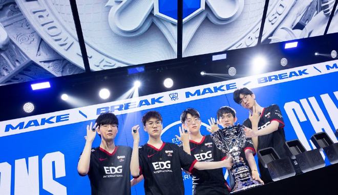 还突出他们 还突出他们